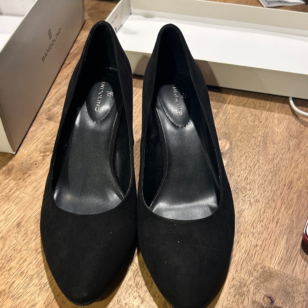 Bandolino Elegant Black Wedge Shoes - Picture 2 of 5